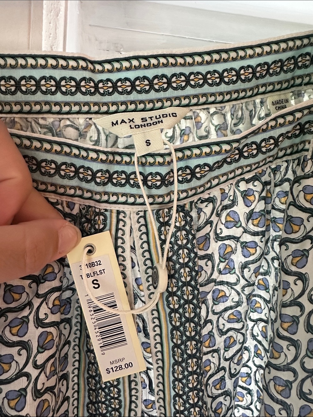Max Studio Cream and Blue Paisley Square-Neck Blouse - Picture 4 of 6